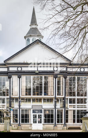 Der Pavillon Gärten in der Kurstadt Buxton (die höchste Stadt in England bei 1000 Fuß) im Peak District, Derbyshire. Stockfoto