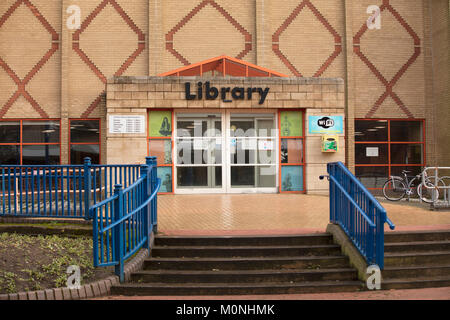 Scunthorpe zentrale Bibliothek Eingang - Scunthorpe, Lincolnshire, Großbritannien - 23. Januar 2018 Stockfoto