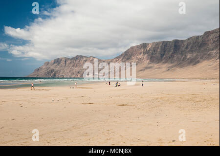 Famara Strand, Gemeinde Teguise, Lanzarote, Kanarische Inseln, Spanien Stockfoto