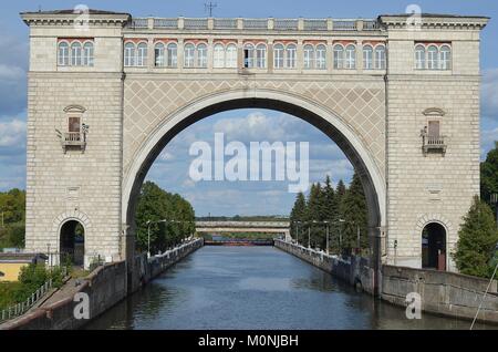 Nähert sich UGLICH SCHLOSS AN DER WOLGA. Stockfoto