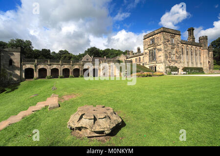 Sommer, Ilam Halle im Dorf von Ilam, Staffordshire, England, UK Stockfoto