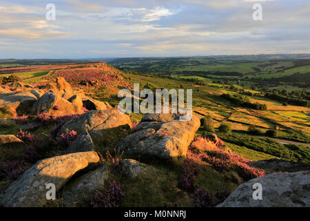 Sonnenuntergang auf curbar Kante, Nationalpark Peak District, Derbyshire, England, Großbritannien Stockfoto