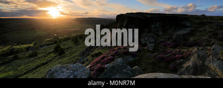 Sonnenuntergang auf curbar Kante, Nationalpark Peak District, Derbyshire, England, Großbritannien Stockfoto