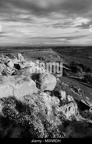 Sonnenuntergang auf curbar Kante, Nationalpark Peak District, Derbyshire, England, Großbritannien Stockfoto