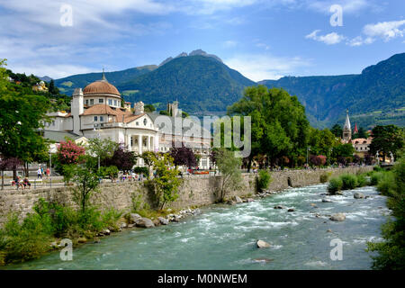 Spa House auf dem Fluss Passer, Meran, Südtirol, Italien Stockfoto