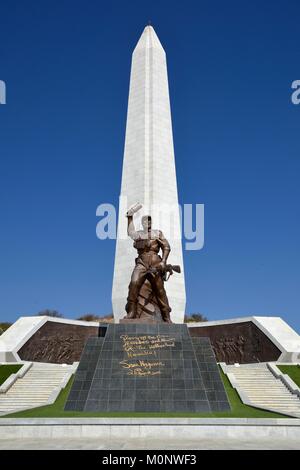 Obelisk auf dem Heldenacker oder National Heroes' Acre, Kriegerdenkmal der Republik Namibia, in der Nähe von Windhoek, Auas Berge Stockfoto