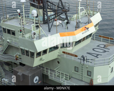 Woods Hole Oceanographic Institut betreibt Forschung Schiff Atlantis im Besitz der US-Marine im Hafen von Manzanillo, Mexiko Stockfoto