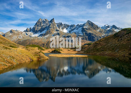 Langer See an der Silbertaler Winterjöchle, im Hintergrund der Patteriol in Tirol, Verwall, Vorarlberg, Österreich Stockfoto