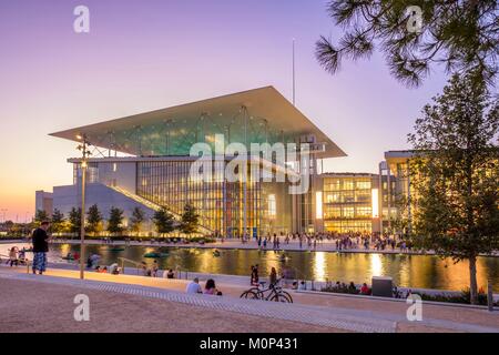 Griechenland, Athen, Paleo Faliro, SNFCC (Stavros Niarchos Foundation Cultural Center), vom Architekten Renzo Piano entworfen, in 2016 abgeschlossen und an den Griechischen Staat im Jahr 2017 spendete, komplex, neue Einrichtungen für die Nationalbibliothek und die National Opera enthält Stockfoto