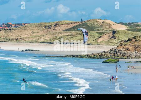 Frankreich, Pas-de-Calais, Opale Küste, Durchhang Dünen und Strand zwischen Wimereux Wimereux von Pointe aux Oies gesehen Stockfoto