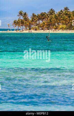 Frankreich, Guadeloupe, Grande-Terre, Sainte Anne, mit Blick auf die Lagune und die Caravelle Strand vom Strand Stockfoto