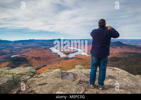 United States, New York Adirondack Mountains, Wilmington, Whiteface Mountain, Wanderer, Herbst Stockfoto