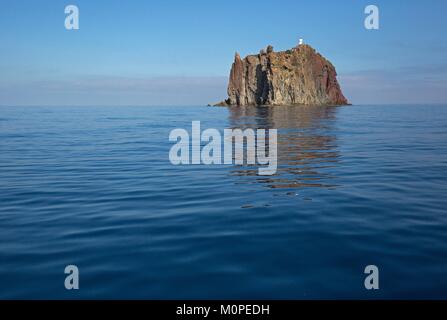 Italien, Sizilien, Liparische Inseln, Strombolicchio Stockfoto