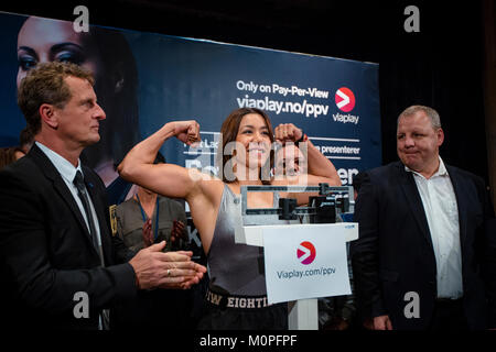 Norwegen, Bergen - Juni 08., 2017. Die Argentinische boxer Erica Farias gesehen an den am Tag vor dem Kampf in der Schlacht von Bergen in Bergen wiegen. (Foto: Gonzales Foto - Jarle H. Moe). Stockfoto