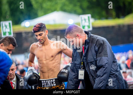 Norwegen, Bergen - Juni 09., 2017. Die norwegische Boxer Hadi Srour (dargestellt) und Mohammed Asgharin treffen sich im Ring während des Kampfes der Schlacht von Bergen in Bergen. (Foto: Gonzales Foto - Jarle H. Moe). Stockfoto