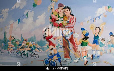 Propagandaplakat Darstellung Nordkoreanische Kinder Sport, Pyongan Provinz, Pyongyang, Nordkorea Stockfoto