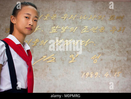 Nordkoreanische pioneer Girl in der mangyongdae Kinder Palace, Pyongan Provinz, Pyongyang, Nordkorea Stockfoto