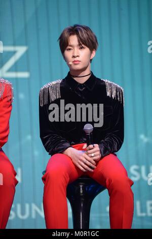 Seoul, Korea. 23 Jan, 2018. RAINZ halten Showcase in Seoul, Korea am 23. Januar 2018. (China und Korea Rechte) Credit: TopPhoto/Alamy leben Nachrichten Stockfoto