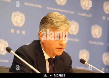 Uno, New York, USA. 24 Jan, 2018. Jean-Pierre Lacroix von UN-Friedensmissionen Schriftsatz Presse über tödliche Angriffe auf UN-Missionen. Quelle: Matthew Russell Lee/Alamy leben Nachrichten Stockfoto