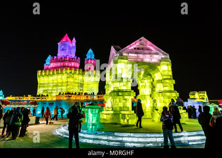 Januar 2015 - Harbin, China - Eis Gebäude in der Internationalen Eis und Schnee Festival Stockfoto