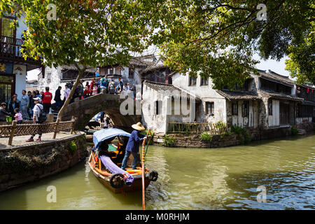 April 2017 - Nantong, China Zhouzhuang ist einer der berühmtesten Wasser Dörfer Stockfoto