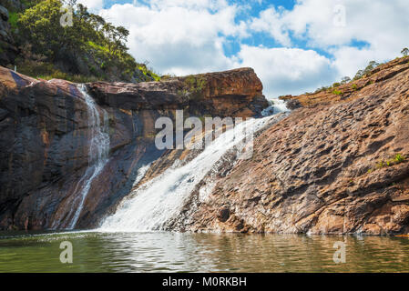 Serpentine fällt mit Felsen und Steinen Pool in Serpentin National Park in der Nähe von Perth, Western Australia Stockfoto