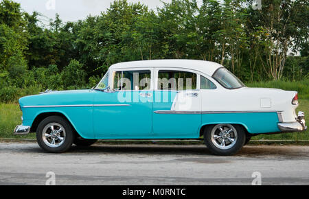 Kuba - September 2017: Klassische Oldtimer Taxi auf der Straße geparkt. Stockfoto