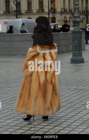 23. Januar, 2018 - Paris Eleonora Carisi posieren für die Fotografen bei der Paris Fashion Week 2018. Stockfoto