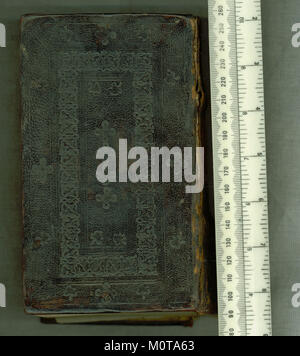 Der Cantico di Hieronymo Beniuienti ist ein historisches Manuskript mit einem unteren Umschlag mit komplizierten Details. Es repräsentiert bedeutende künstlerische und textliche Handwerkskunst aus der Renaissance. Stockfoto