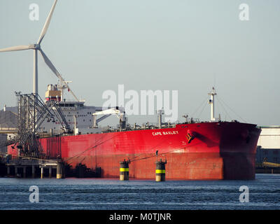 Cape Baxley - IMO 9248825 - Rufzeichen V7EQ2, 7e Petroleumhaven Hafen von Rotterdam Stockfoto