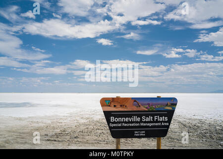 Zeichen und den Zugang der Öffentlichkeit zu den Bonneville Salze Wohnungen in Tooele County Utah in der Nähe von Wendover und vom Präsidium des Landes verwaltet. Stockfoto