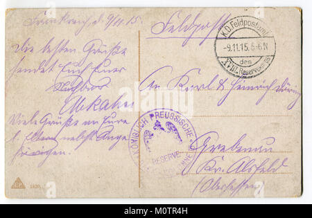 Rückseite des Alten Deutschen Weltkrieg eine Postkarte (M0 TR4J) Brief eines Soldaten in lila Tinte, 1915 geschrieben, WK 1. Stockfoto