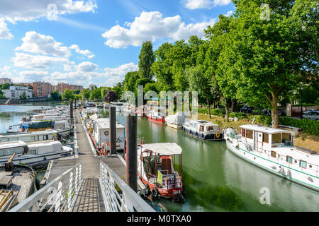 Nogent-sur-Marne, Val-de-Marne, Frankreich - Juni 6, 2017: die Marina von Joinville-le-Pont, in der inneren Vorstadt von Paris, hat eine Kapazität von 70 Boote Inc. Stockfoto