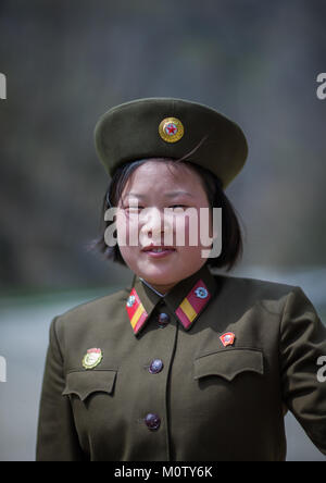 Lächelnd Nordkoreanische Soldatin, Kangwon Provinz, Wonsan, Nordkorea Stockfoto