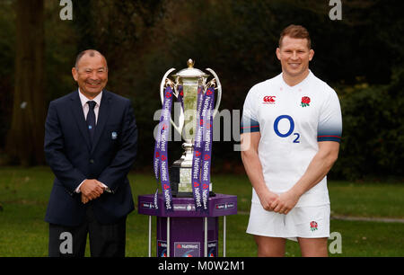 Englands Trainer Eddie Jones (links) und Captain Dylan Hartley, rechts während der Natwest 6 Nationen starten im Syon Park Hilton, London. Stockfoto