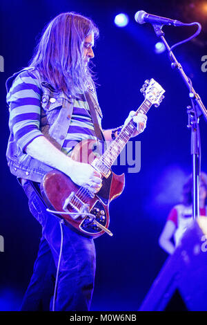 Die Englische doom metal band Electric Wizard führt ein Live Konzert in der Arena Stage beim Roskilde Festival 2014. Hier Sänger und Gitarrist Jus Oborn wird dargestellt, live auf der Bühne. Dänemark 03.07.2014. Stockfoto