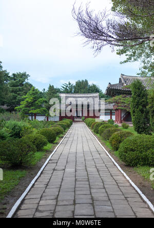 Weg in der ehemaligen Heimat von König Ri Song Gye, Provinzen Süd-Hamgyong Provinz, Hamhung, Nordkorea Stockfoto