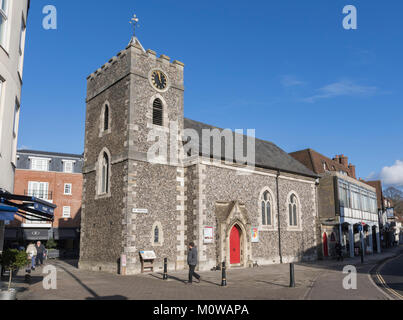 St. Pancras Kirche in Chichester, West Sussex, England, UK. St. Pankratius mit Uhr in Großbritannien. Stockfoto