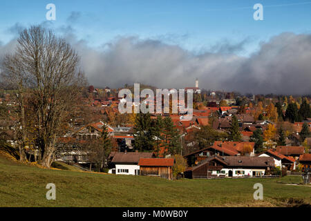 Am frühen Morgen im Herbst in Pfronten im Allgäu, Bayern, Deutschland. Stockfoto