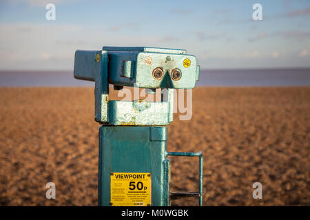 Strand Münzautomaten Teleskop, Aldeburgh Suffolk UK Stockfoto