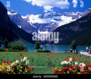 Lake Louise und den Victoria Gletscher, Banff National Park, Alberta, Kanada Stockfoto
