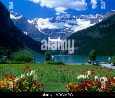 Lake Louise und den Victoria Gletscher, Banff National Park, Alberta, Kanada Stockfoto