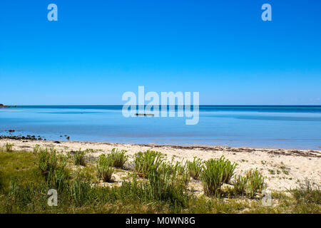 Ruhigen malerischen Blick auf das idyllische Küstenlinie bei friedlichen Dunsborough in Geographe Bay South Western Australien auf einer feinen am späten Nachmittag im Frühling. Stockfoto