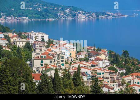 Herceg Novi Stadt an der Adria Küste in Montenegro - Luftaufnahme von Kanli kula Festung Stockfoto