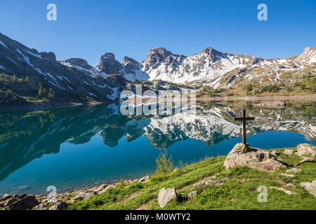 Frankreich, Alpes de Haute Provence, Nationalpark Mercantour, Haut Verdon, den See von Allos (2226 m), im Hintergrund der Tour du Lac Stockfoto