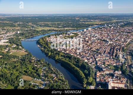 Frankreich, Allier, Vichy, Fluss Allier (Luftbild) Stockfoto