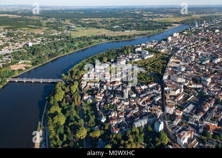 Frankreich, Allier, Vichy, Fluss Allier (Luftbild) Stockfoto