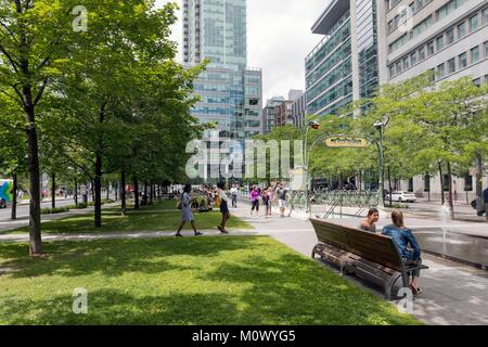 Kanada, in der Provinz Quebec, Montreal, Montreal International District, Victoria Square, Jugendstil Metro Mund von Hector Guimard, Sitzbank und Grün Stockfoto