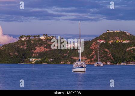 Niederlande, Sint Maarten, Simpson Bay, Sonnenaufgang auf die Simpson Bay Lagoon Stockfoto