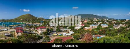 Britische Jungferninseln, Virgin Gorda, spanische Stadt, erhöhten Blick auf die Stadt. Stockfoto